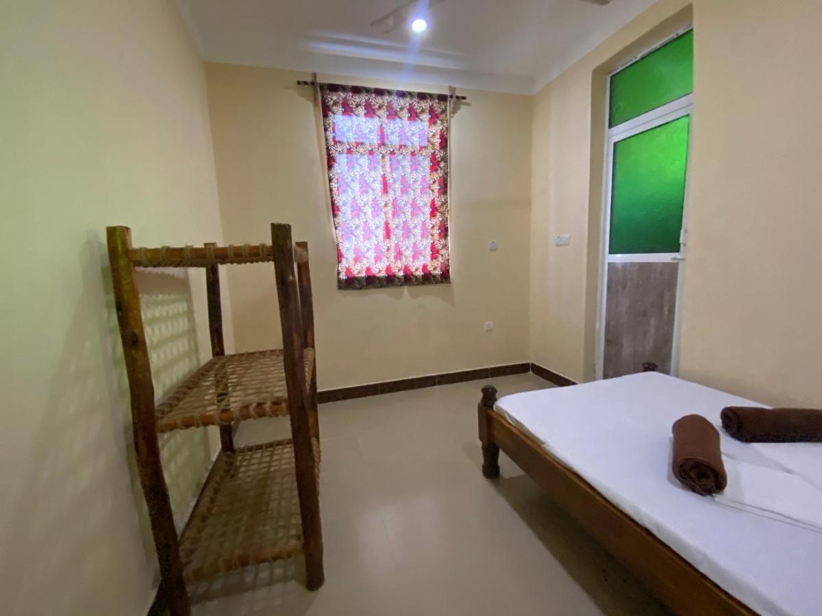 Village View Hostel Chanjani Bagian luar foto