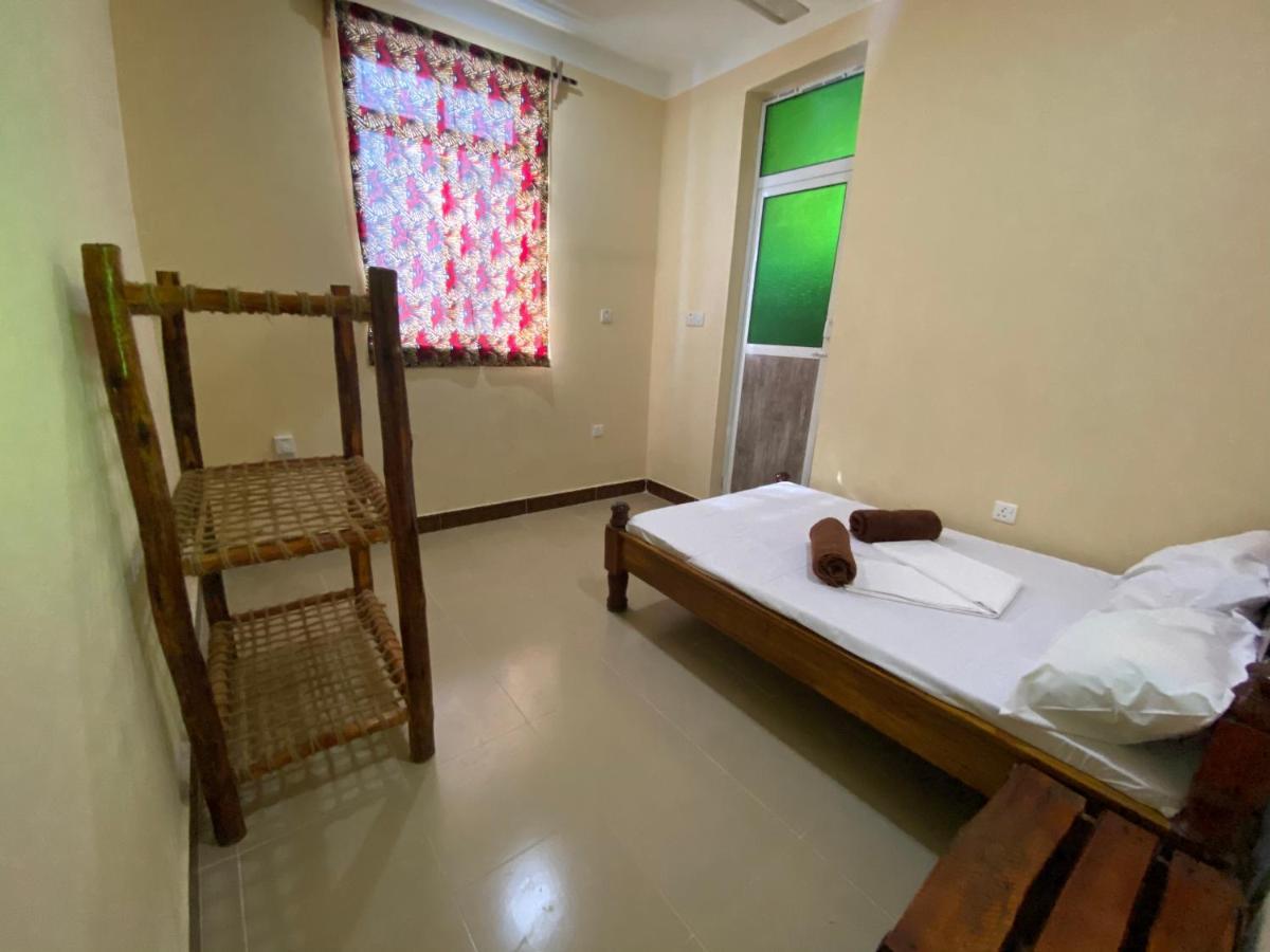 Village View Hostel Chanjani Bagian luar foto
